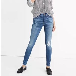 Madewell 9” High Rise Destructed Skinny Jean sz 27